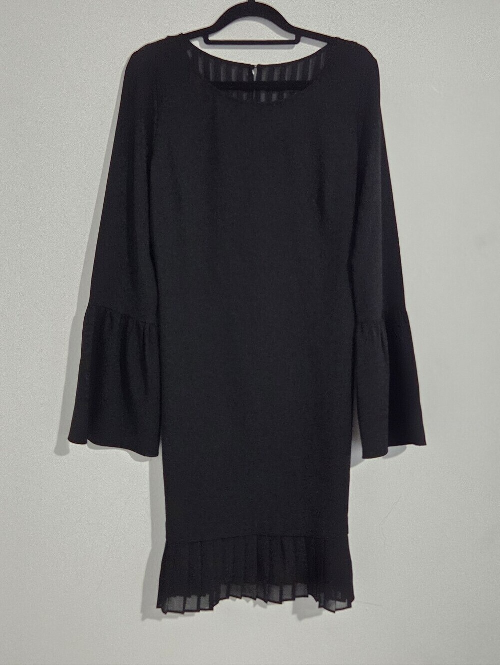 Laundry by Shelli Segal Pleated Shift Dress